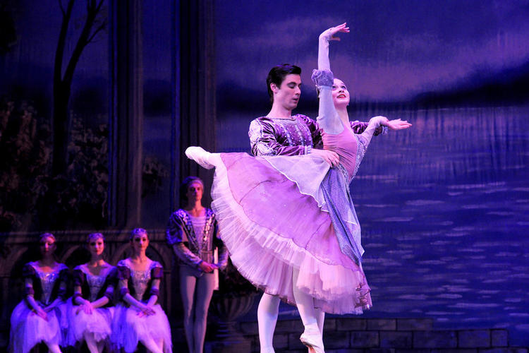 俄罗斯国家歌剧院芭蕾舞团《天鹅湖》